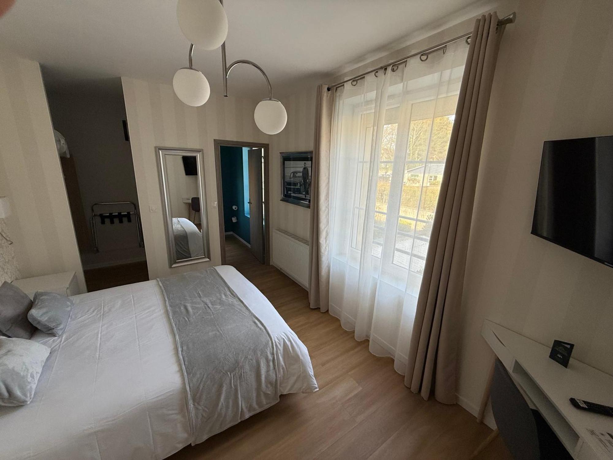 Oxxotel Valognes Buitenkant foto