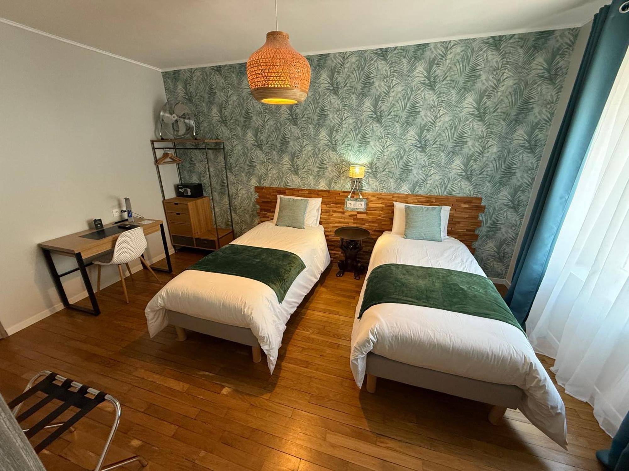 Oxxotel Valognes Buitenkant foto